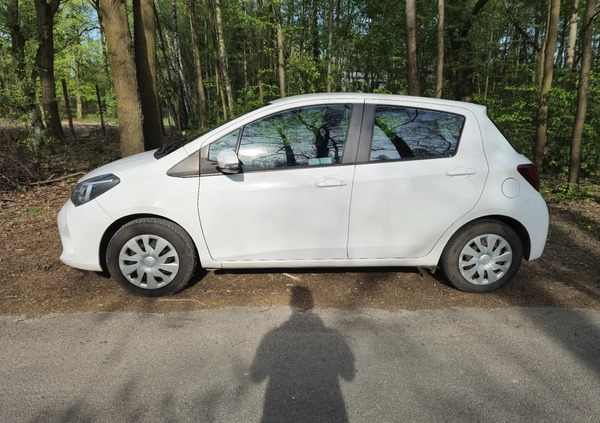 Toyota Yaris cena 33900 przebieg: 170090, rok produkcji 2015 z Lądek-Zdrój małe 232